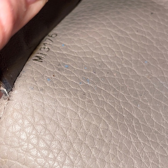 LOUIS VUITTON 2016 gray leather LV Monogram Capucines Wallet serial #MI3176 - Picture 5 of 6